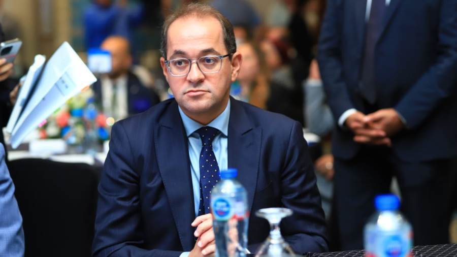 وزير المالية خلال اللقاء