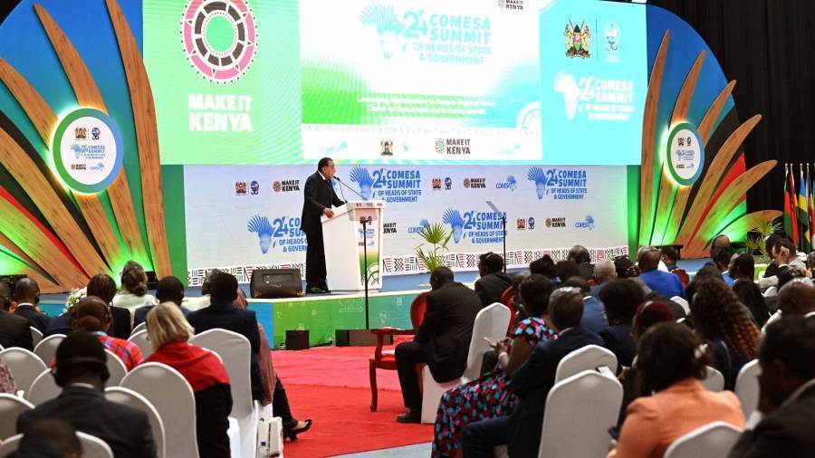 رئيس الوزراء خلال القاءه كلمته نيابة عن الرئيس السيسي