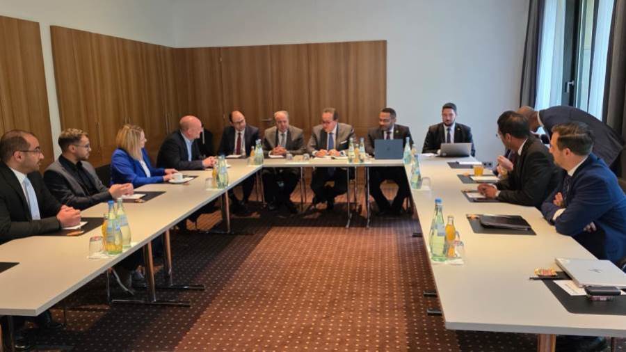 اجتماع وزير الصحة مع الجانب الألماني