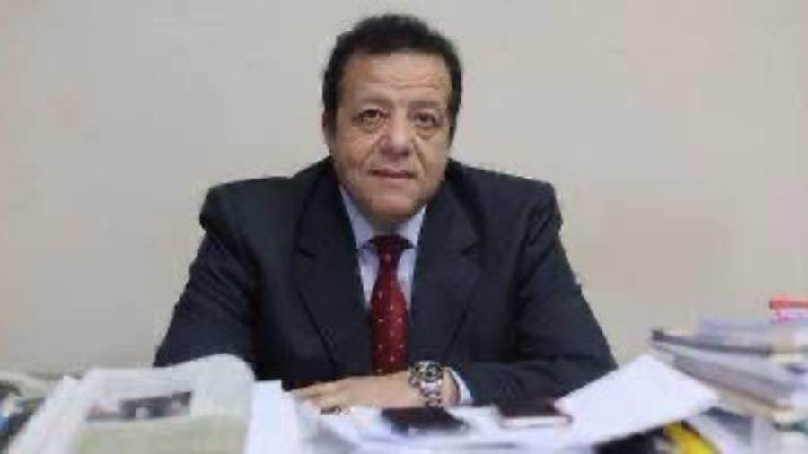 الدكتور عاطف عبداللطيف