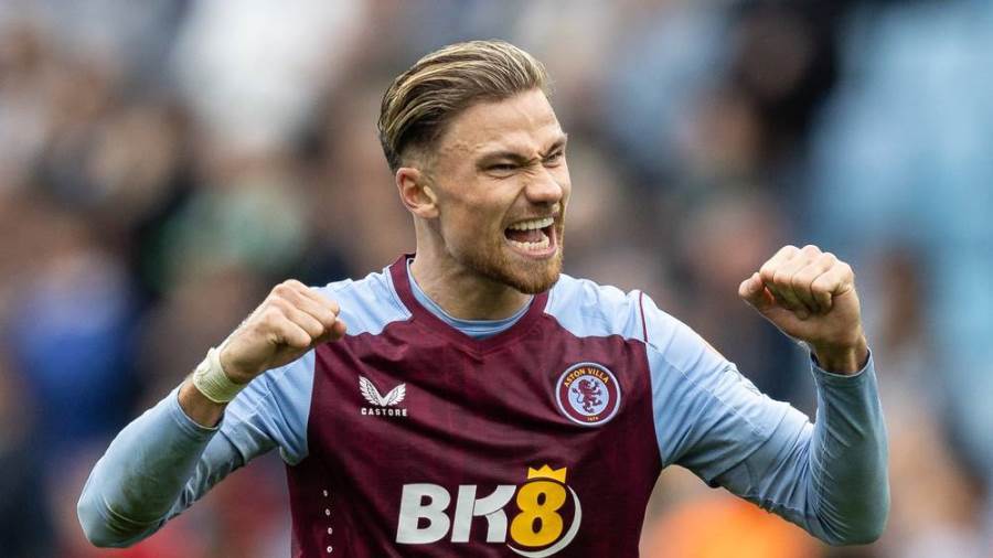 ماتي كاش لاعب أستون فيلا