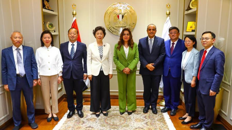 د.منال عوض تستقبل وفد مقاطعة سيتشوان الصينية