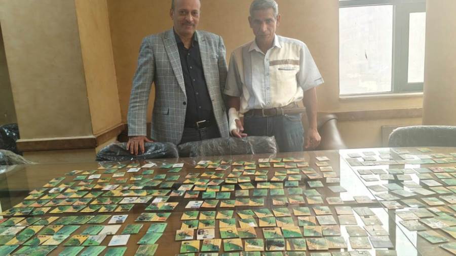 جانب من البطاقات المضبوطة