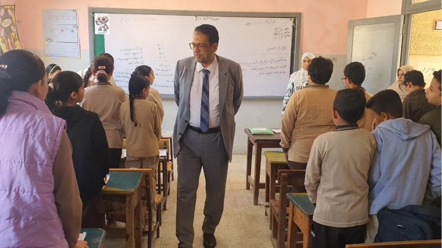 وكيل الوزارة خلال الجولة