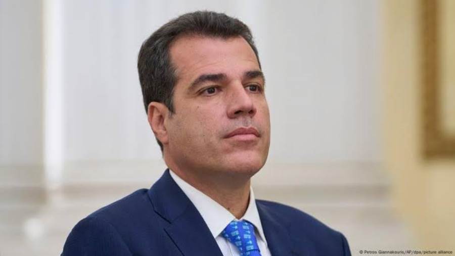 وزير الهجرة واللجوء اليوناني