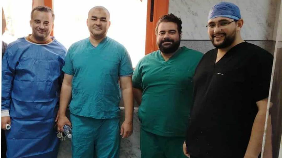 الفريق الطبي