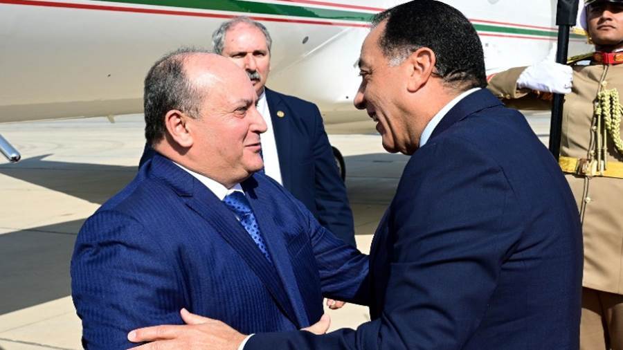 رئيس الوزراء يستقبل الوزير الأول للجمهورية الجزائرية