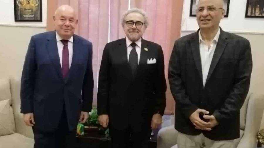 نقيب الكتاب مع الوزير الروسي