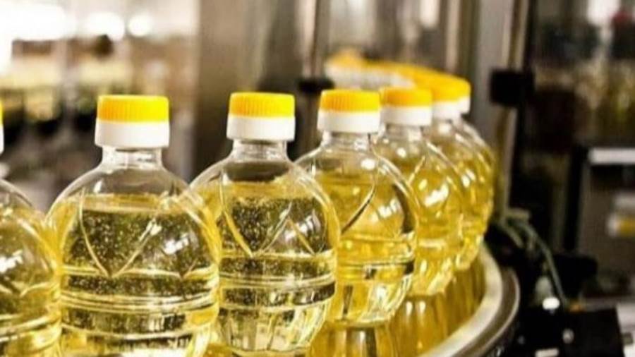 لتر ونص بـ 56 جنيها... سعر زجاجة الزيت التمويني في ديسمبر 2025 