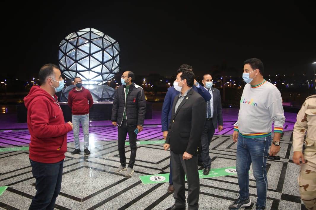وزير الرياضه يتفقد الصالة المغطاة باستاد القاهرة ١