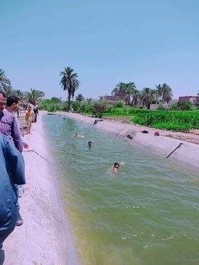 الأستحمام في الترع بعد تبطينها