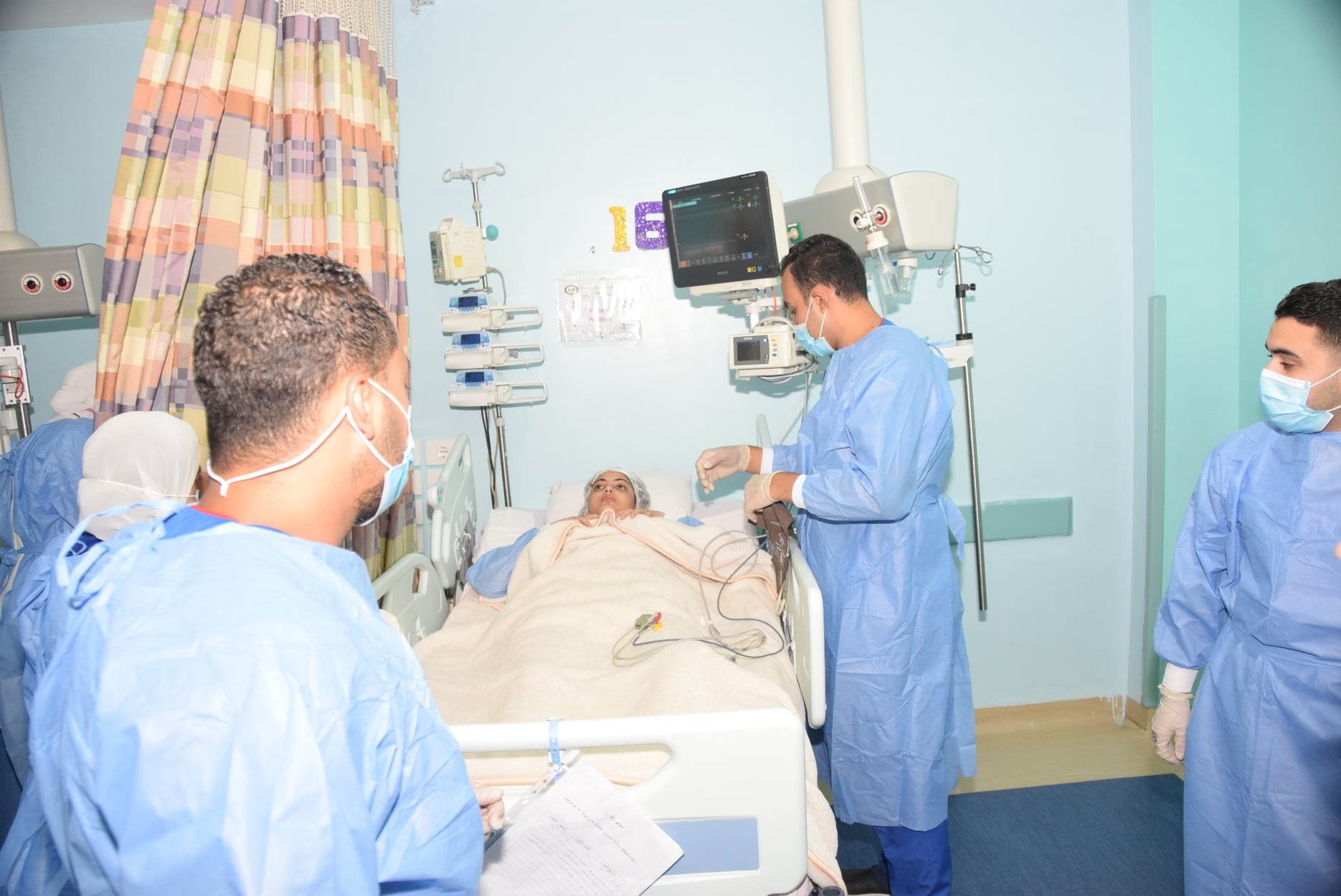 منة الله بين الأطباء في مستشفى الجلاء الطبي العسكري