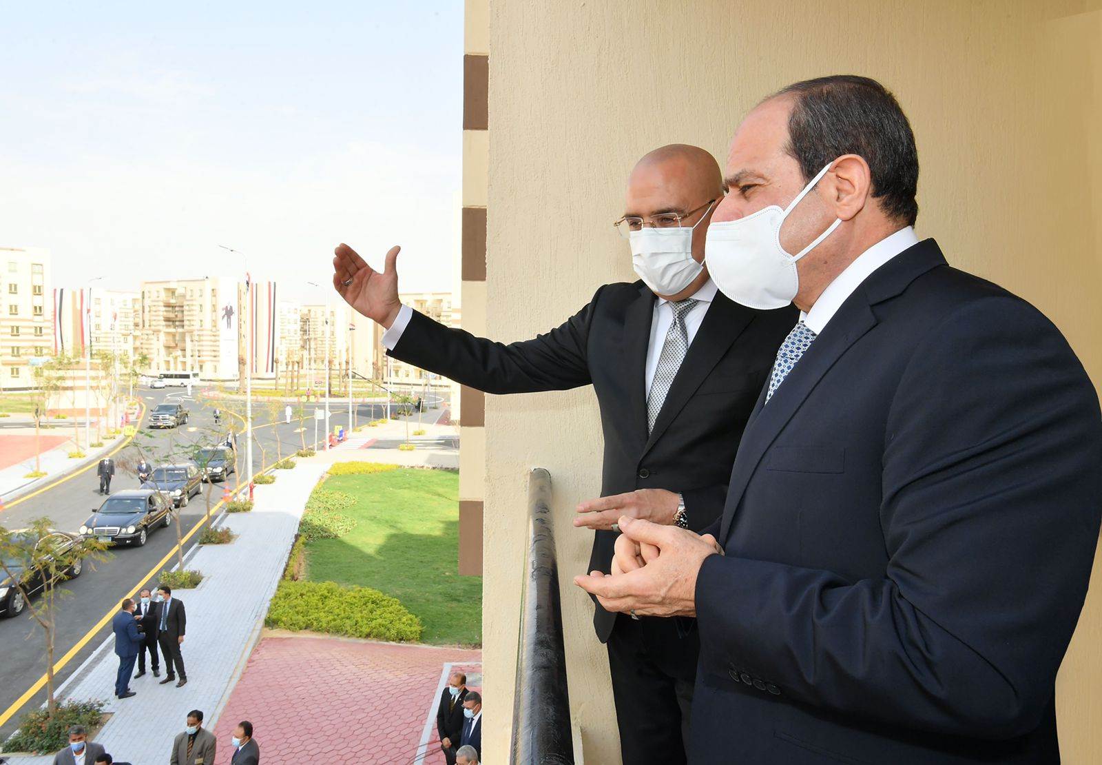 الرئيس  السيسي يتفقد شقق مشروعات الإسكان "بديل المناطق غير الآمنة