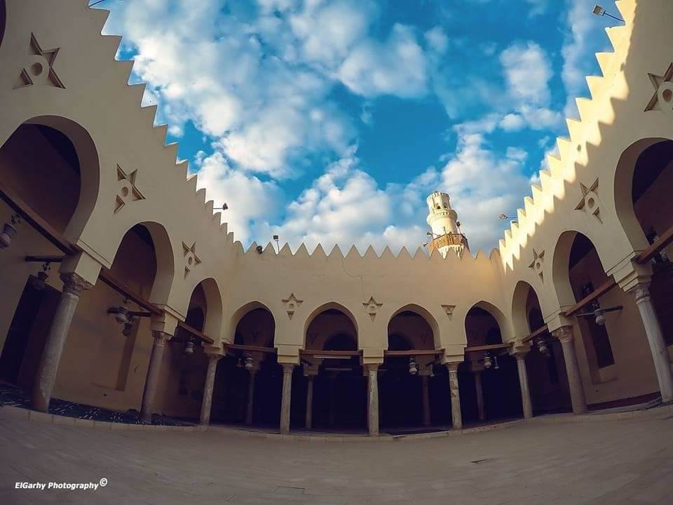 صحن مسجد الحسن