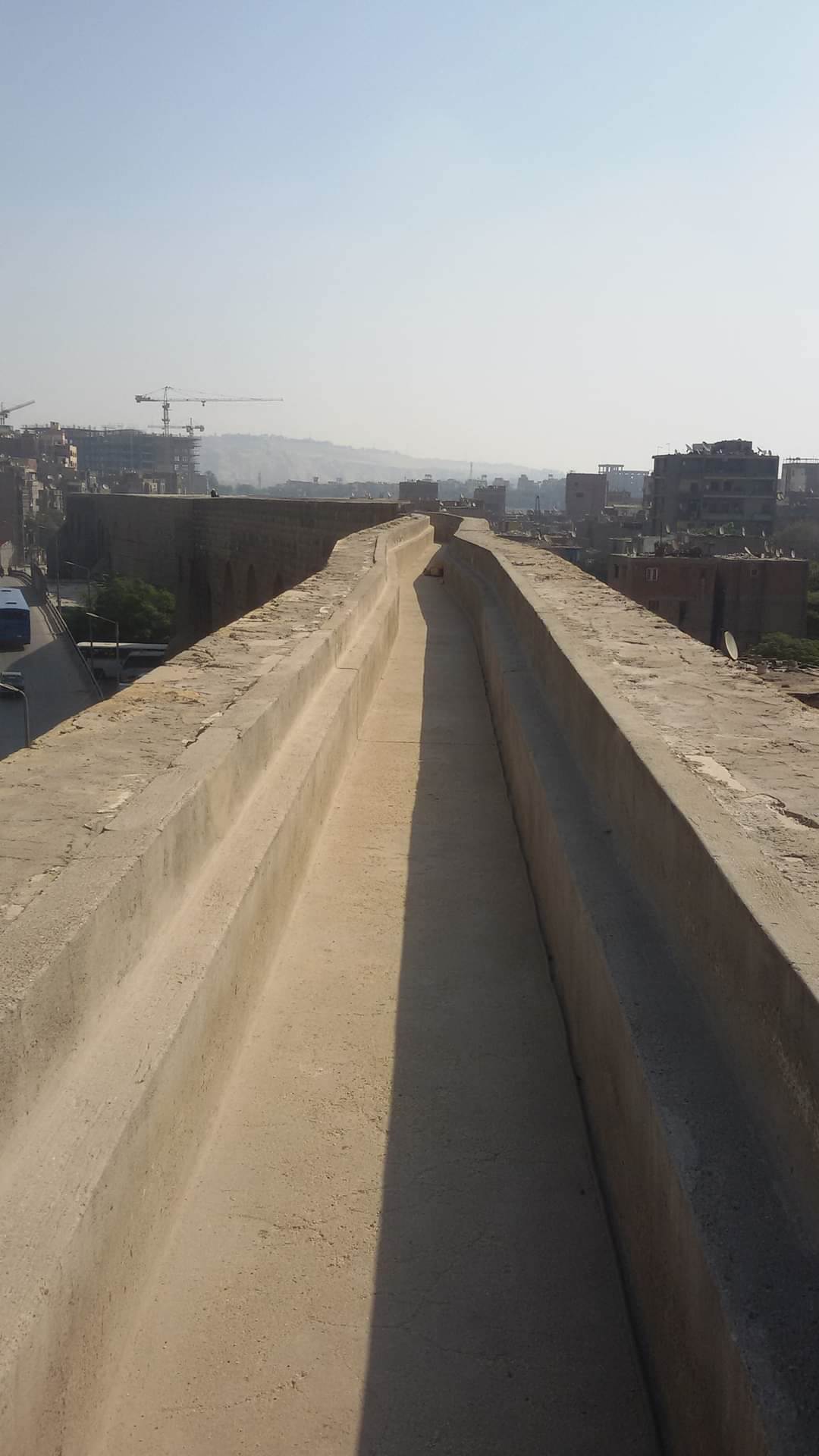 سور مجري العيون التاريخي