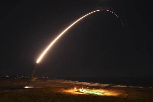 صاروخ روسي في الفضاء 
