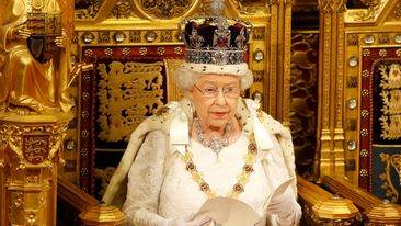 ملكة بريطانيا أليزابيث الثانية