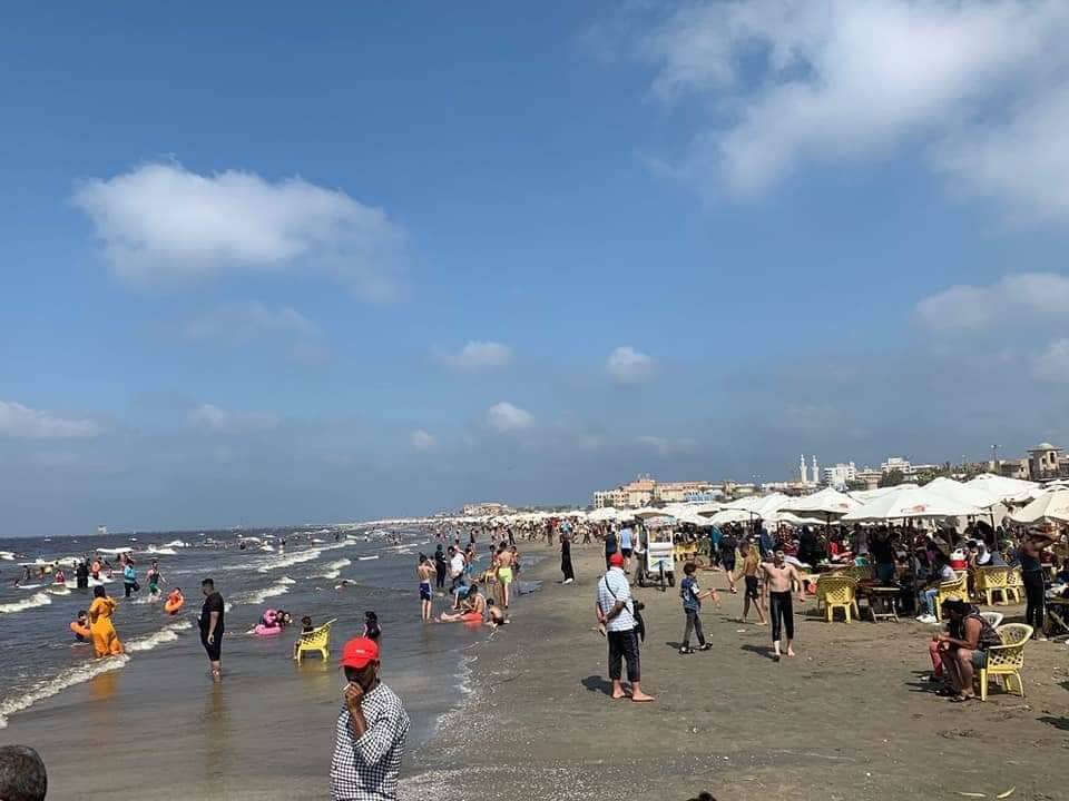 زحام في شاطئ بورسعيد 