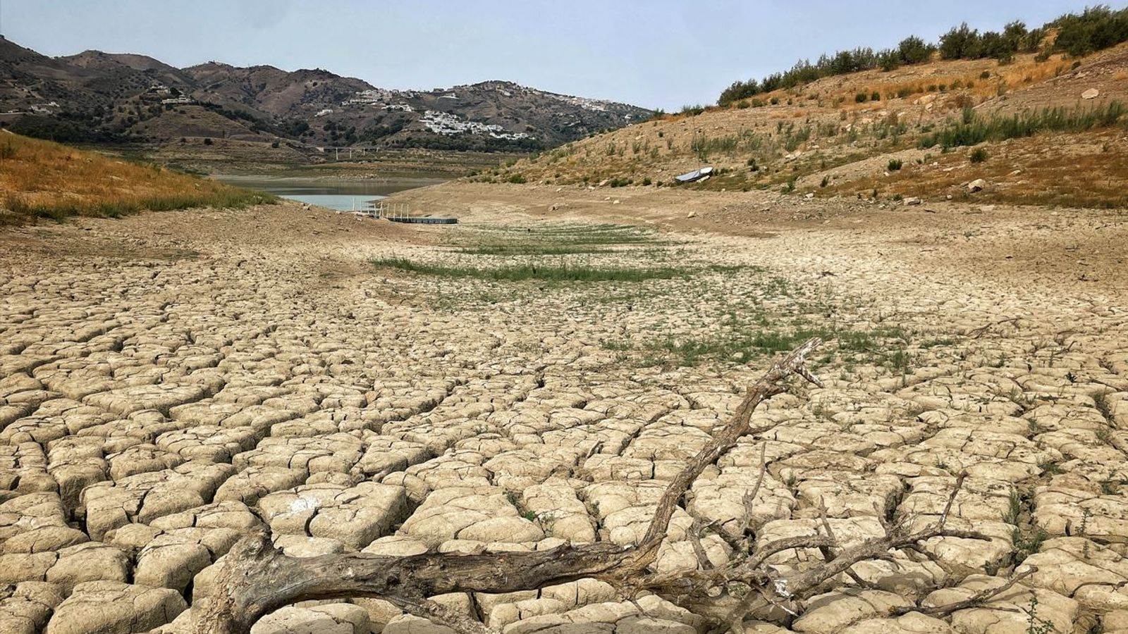 الجفاف يضرب خزان مياه إسباني