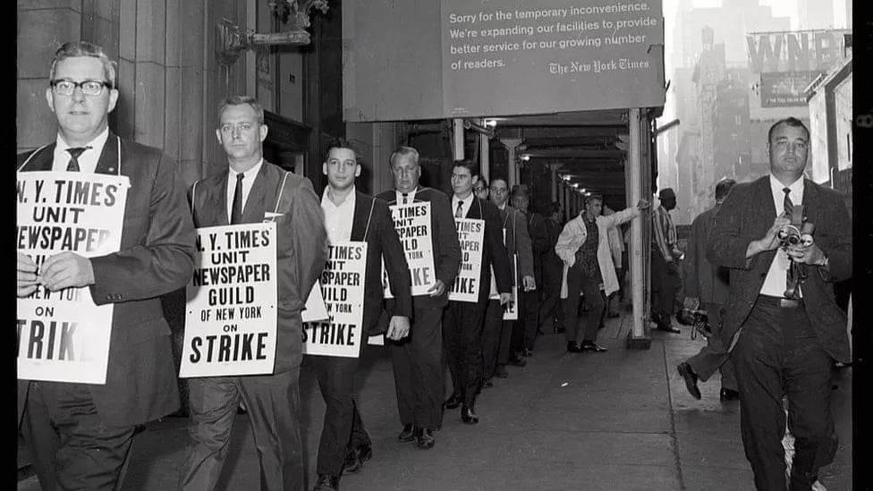 صحفيو نيويورك تايمز في وقفة احتجاجية في ستينيان القرن الماضي