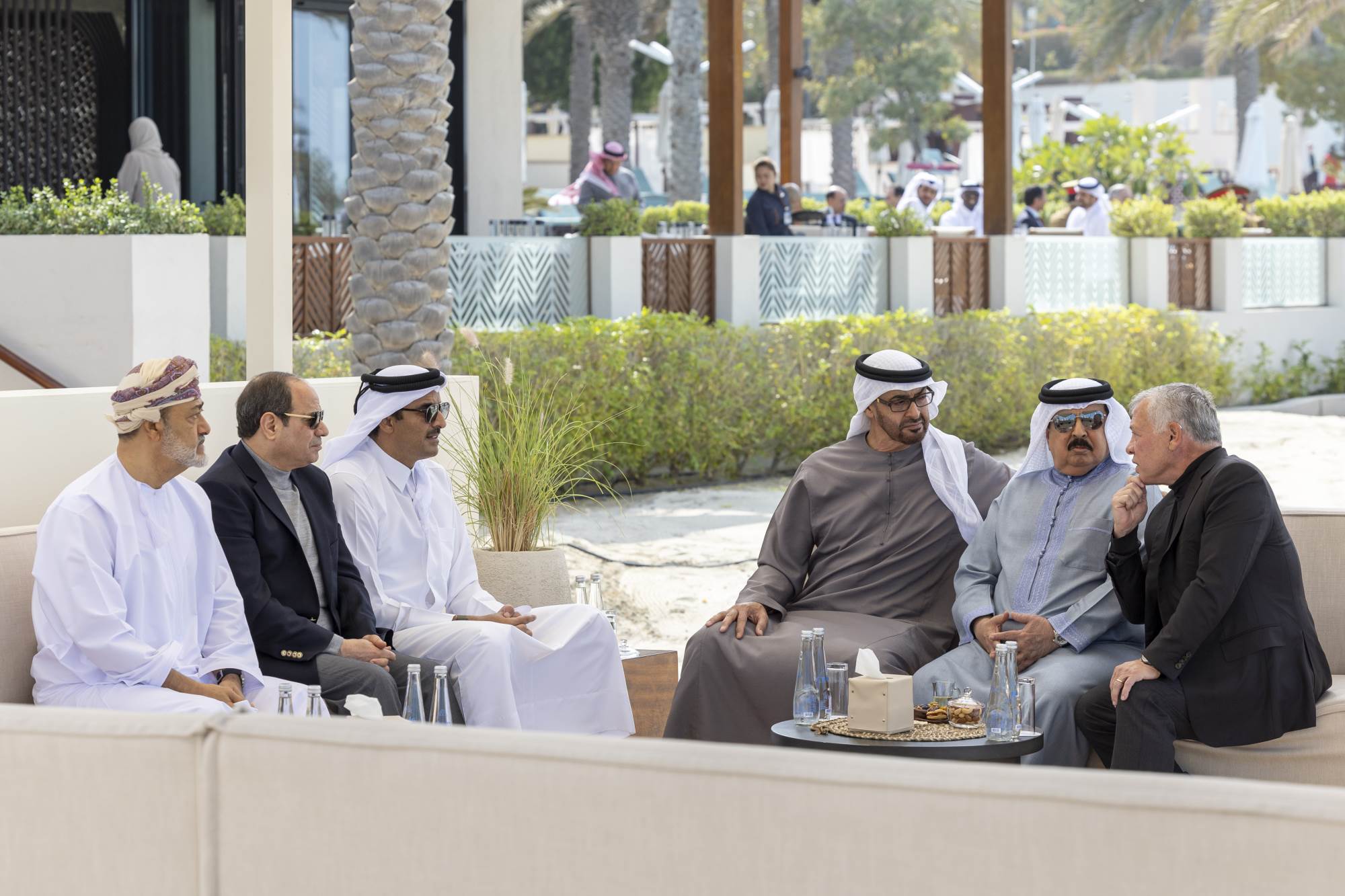 الرئيس السيسي والشيخ محمد بن زايد، وملك الأردن، وملك البحرين، وأمير قطر، وسلطان عُمان