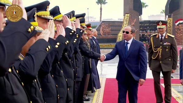 وصول الرئيس السيسي إلى النصب التذكاري للشرطة