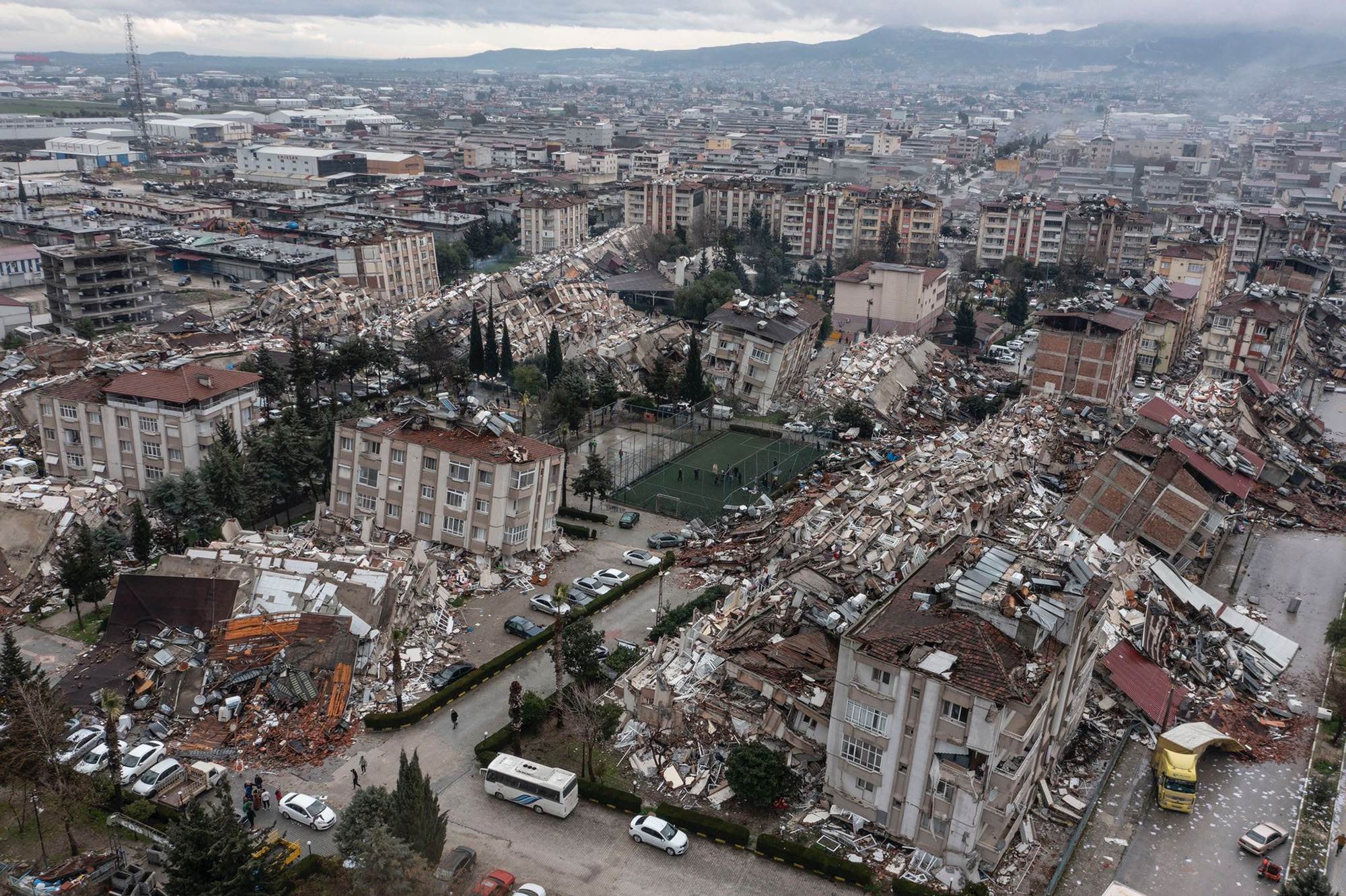 صورة جوية فوق مدينة هاتاي التركية، تظهر الدمار الناجم عن الزلزال  