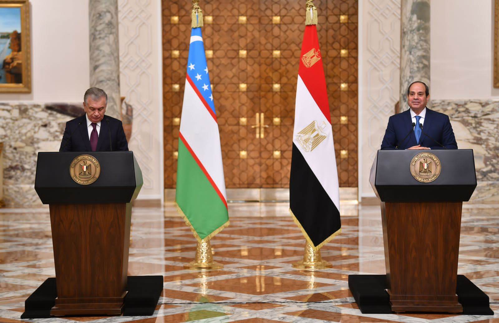 الرئيس السيسي ونظيره الاوزبكستاني خلال المؤتمر الصحفي المشترك بقصر الاتحادية