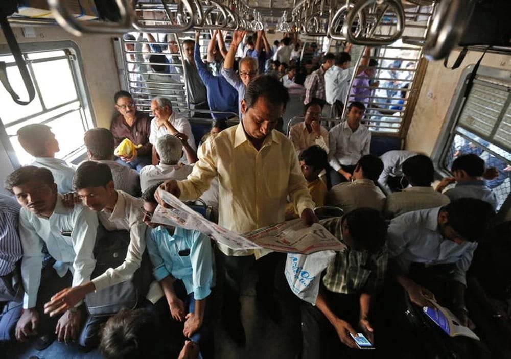 قطارات هندية من مزدحمة