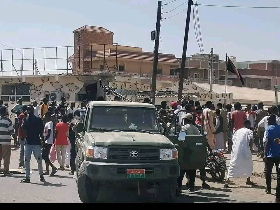  ألتحم الشعب السوداني مع قواته المسلحة في البحر الأحمر