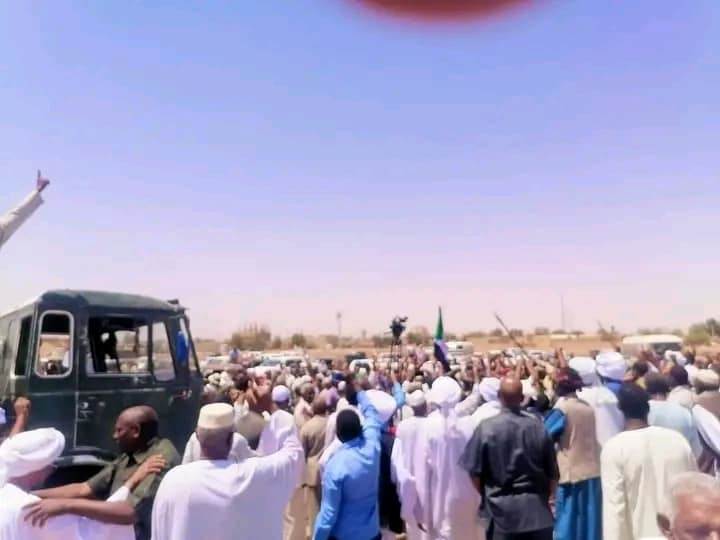 سوادنيون يساندون الجيش السوداني