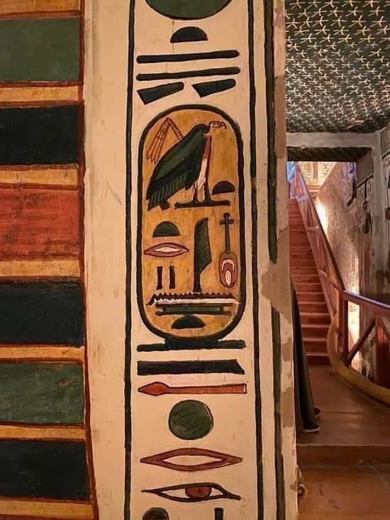 صورة من داخل مقبرة الملكة نفرتاري 2