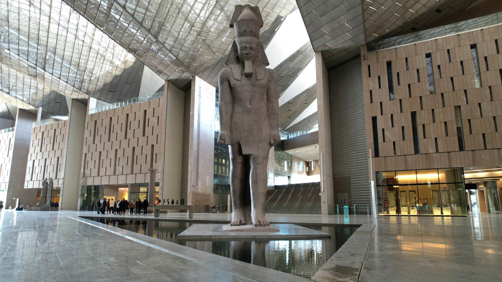 مدخل المتحف المصري الكبير