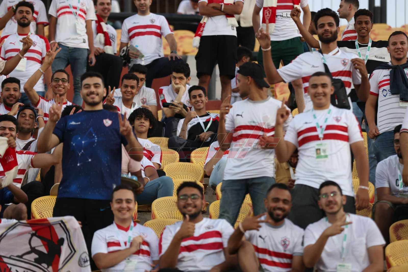 جماهير الزمالك تشعل مدرجات ستاد السلام قبل لقاء فيوتشر5