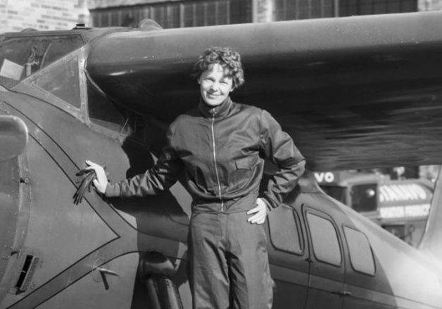  اميليا ماري ايرهارت..  أول امرأة تقود طائرة عبر المحيط الأطلنطي