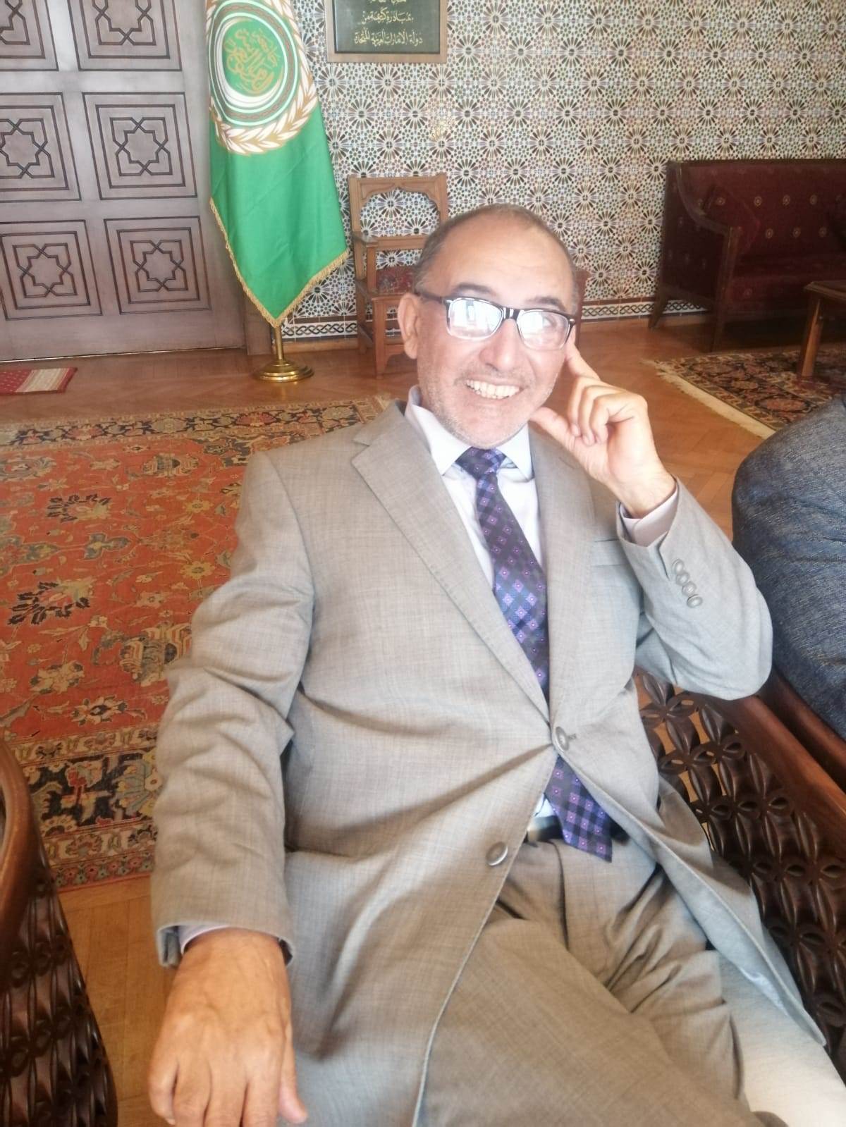الدكتور خليفة حواس رئيس رابطة الادباء و الكتاب الليبين