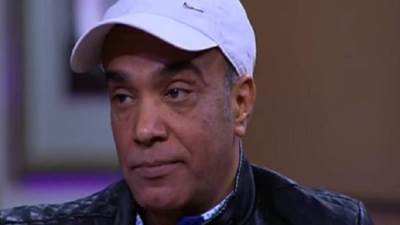 بالصور.. زوجة سليمان عيد وابنته تنجوان من حادث مروع