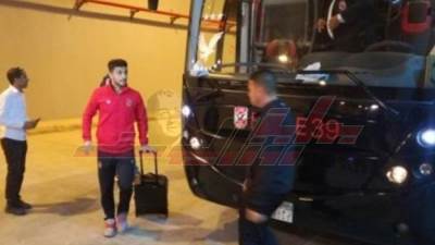 حافلة الأهلي تصل ملعب السوبر