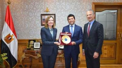 صبحي يلتقي مساعد وزير الخارجية الأمريكي