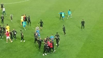 قرارات لجنة الانضباط في مباراة السوبر.. إيقاف كهربا وإمام عاشور لنهاية الموسم