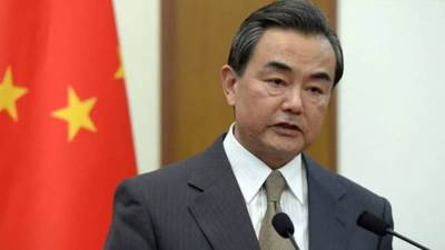 وزير خارجية الصين يؤكد أهمية التمسك بدعم منظمة الصحة العالمية في مكافحة كورونا