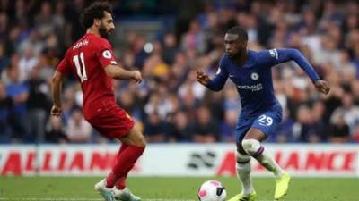 توموري مدافع تشيلسي: صلاح وفيرمينيو يمكنهما معاقبتي