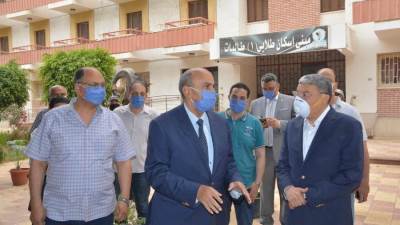 محافظ المنيا يحظر دخول الديوان العام والوحدات المحلية بدون كمامة