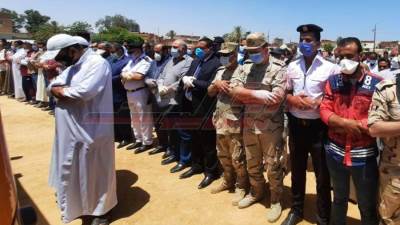 محافظ البحيرة يشارك في تشييع جثمان شهيد سيناء بمسقط رأسه بأبو المطامير