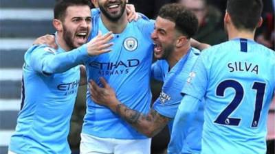 مانشستر سيتي يتقدم على بيرنلي بثلاثية نظيفة في الشوط الأول