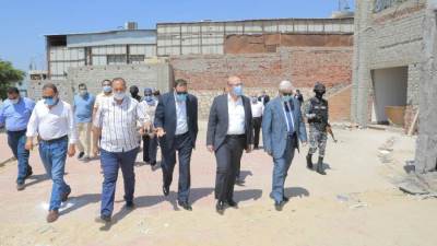 محافظ بني سويف يتابع تطوير نادي الإدارة المحلية