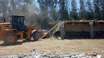 استمرار أعمال إزالة التعديات على الأراضي الزراعية وأملاك الدولة بالبحيرة