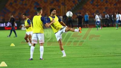 إحماءات قبل مباراة الزمالك والمقاصة