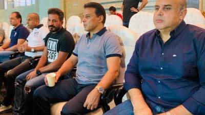 الجهاز الفني للمنتخب يحضر القمة ١٢٠ 