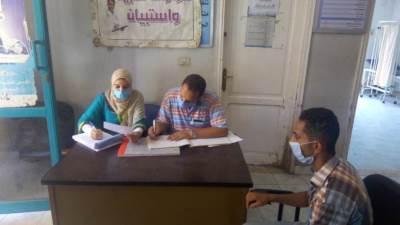 محافظ بني سويف يتابع القوافل الطبية بقرى مركز الواسطى